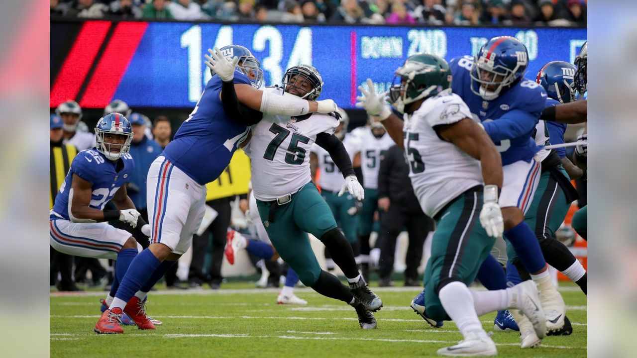 Philadelphia Eagles: Vinny Curry Will Out-Sack Olivier Vernon