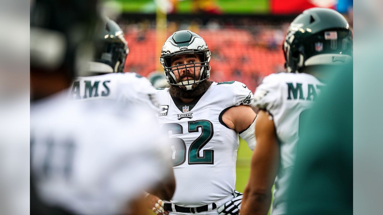 Philadelphia Eagles quarterback Nick Foles questionable to return with  chest injury in record-setting performance (updated) 