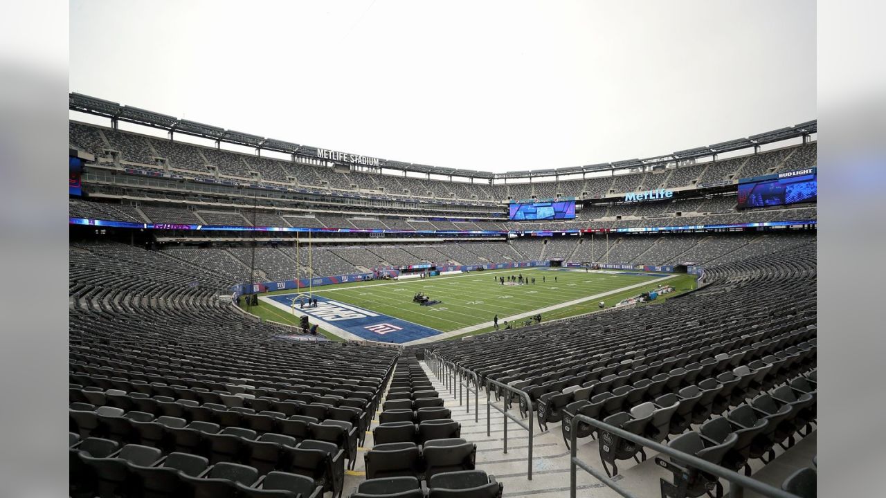 Giants Rumors: Photo leaks of new MetLife Stadium turf and it