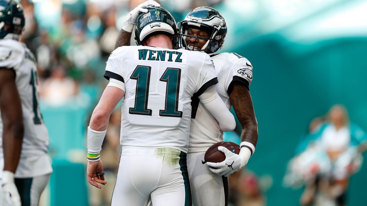 Philadelphia Eagles defensive end Vinny Curry (75) rushes in against the Green  Bay Packers during an NFL football game, Thursday, Sept. 26, 2019, in Green  Bay, Wis. The Eagles defeated the Packers