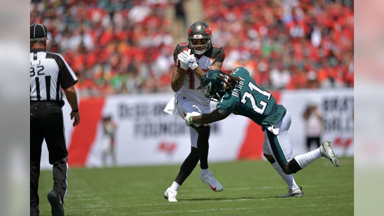 Eagles WR Britain Covey lights up Raymond James Stadium with