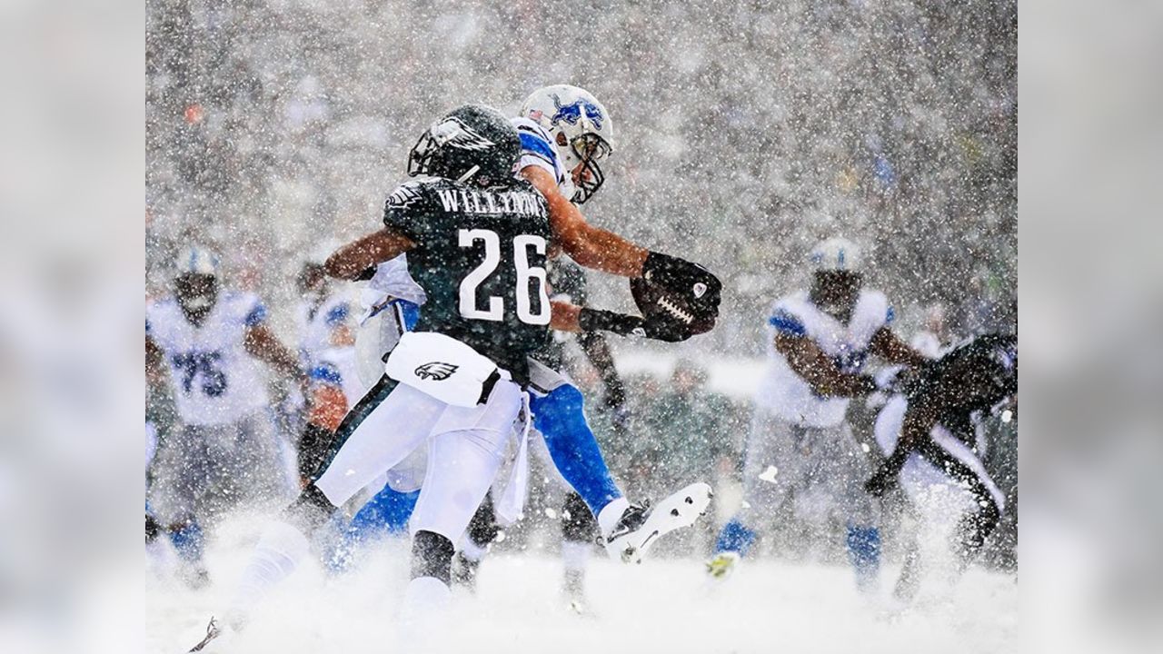 Photographer Describes Shooting the Snowy Lions-Eagles Game - Sports  Illustrated