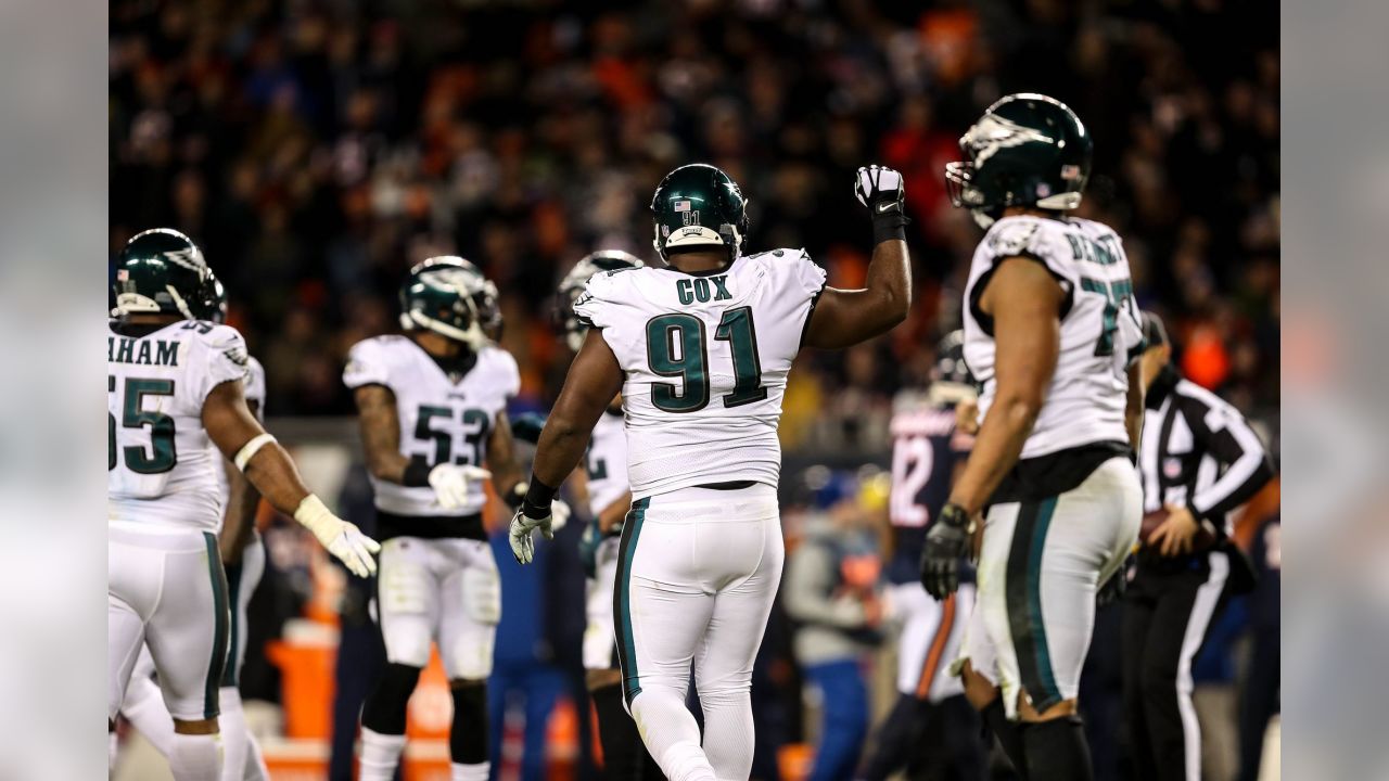 Philadelphia Eagles survive late field-goal attempt to eliminate Chicago  Bears, 16-15 