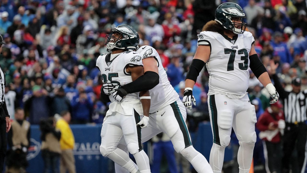 The Game Story: Eagles trample the Bills, 31-13 