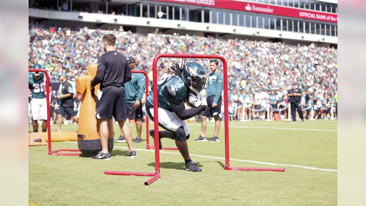 Carson Wentz Tosses 56-Yd TD Bomb to Jordan Matthews! 