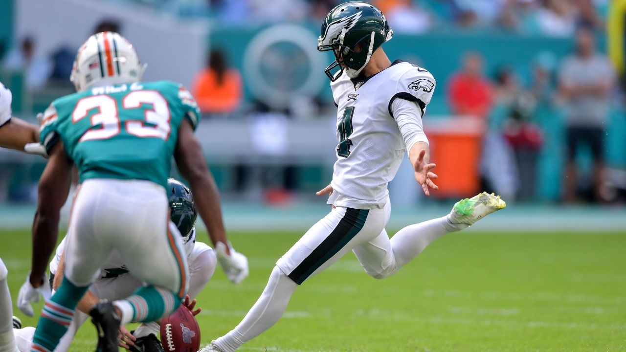 Game Recap: Eagles fall in stunning fashion to Dolphins, 37-31