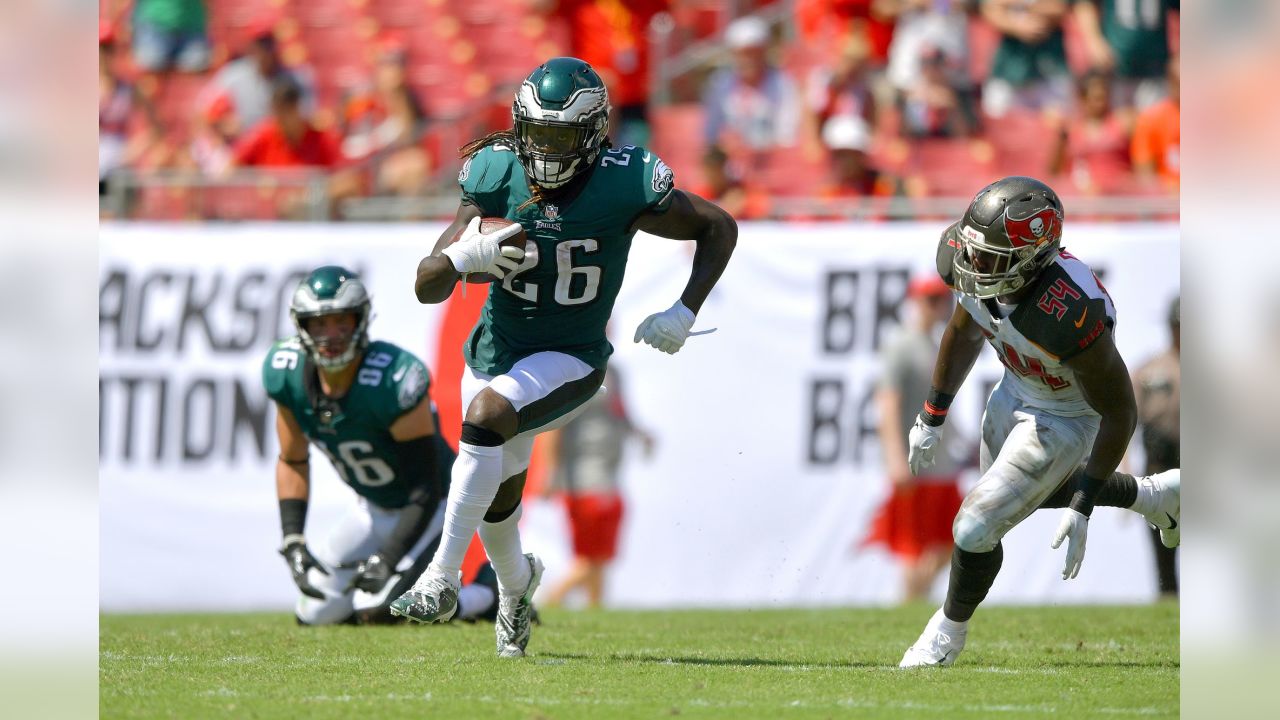 Philadelphia Eagles Never Trail in Convincing Win vs. Tampa Bay