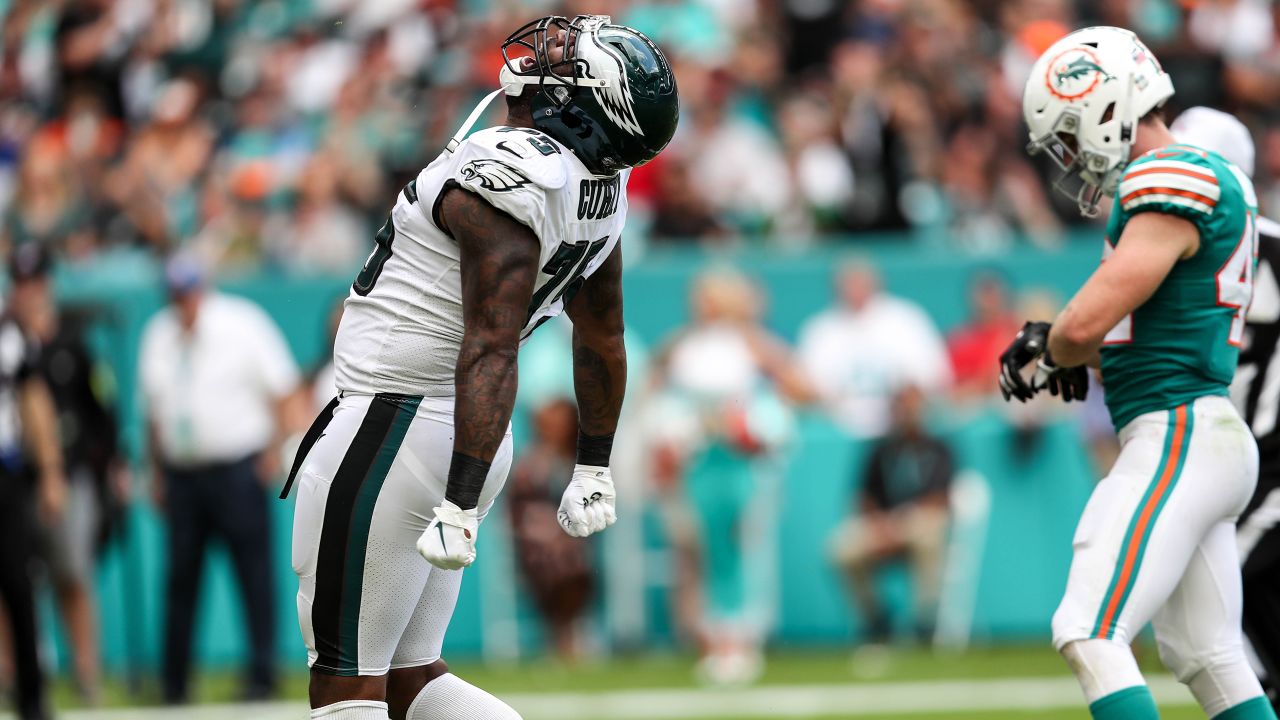 Philadelphia Eagles defensive end Vinny Curry (75) rushes in against the Green  Bay Packers during an NFL football game, Thursday, Sept. 26, 2019, in Green  Bay, Wis. The Eagles defeated the Packers