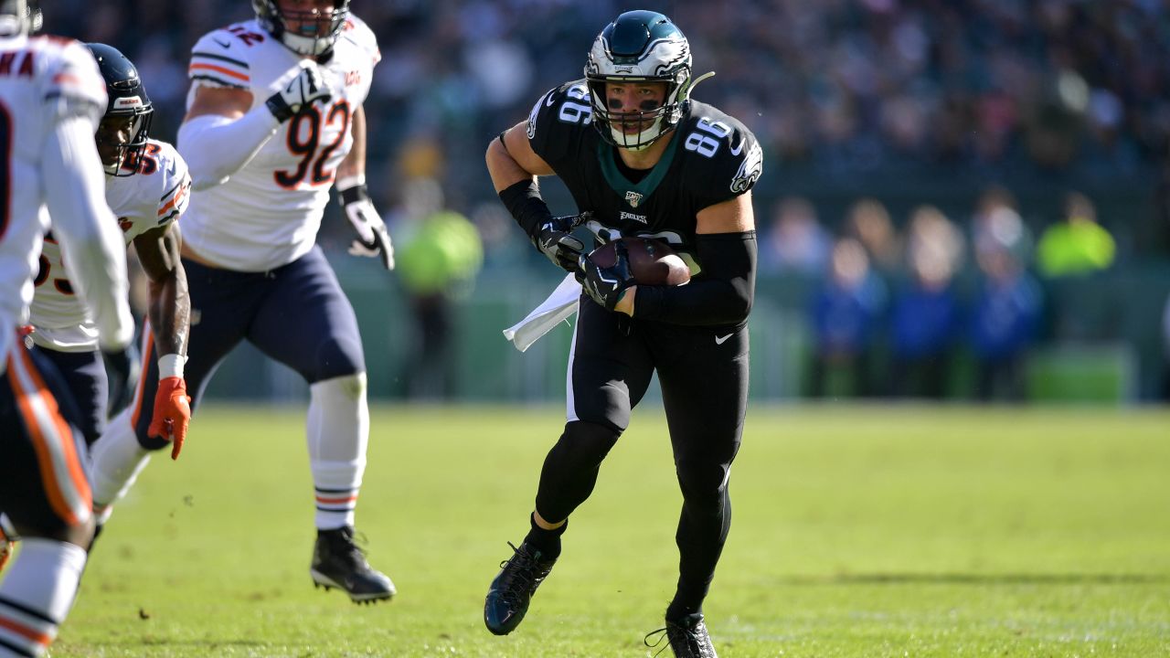 Wentz, Howard lead Eagles past Bears 22-14 - 6abc Philadelphia