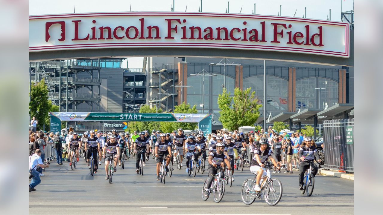 Eagles build specialized room for children with autism at Lincoln Financial  Field