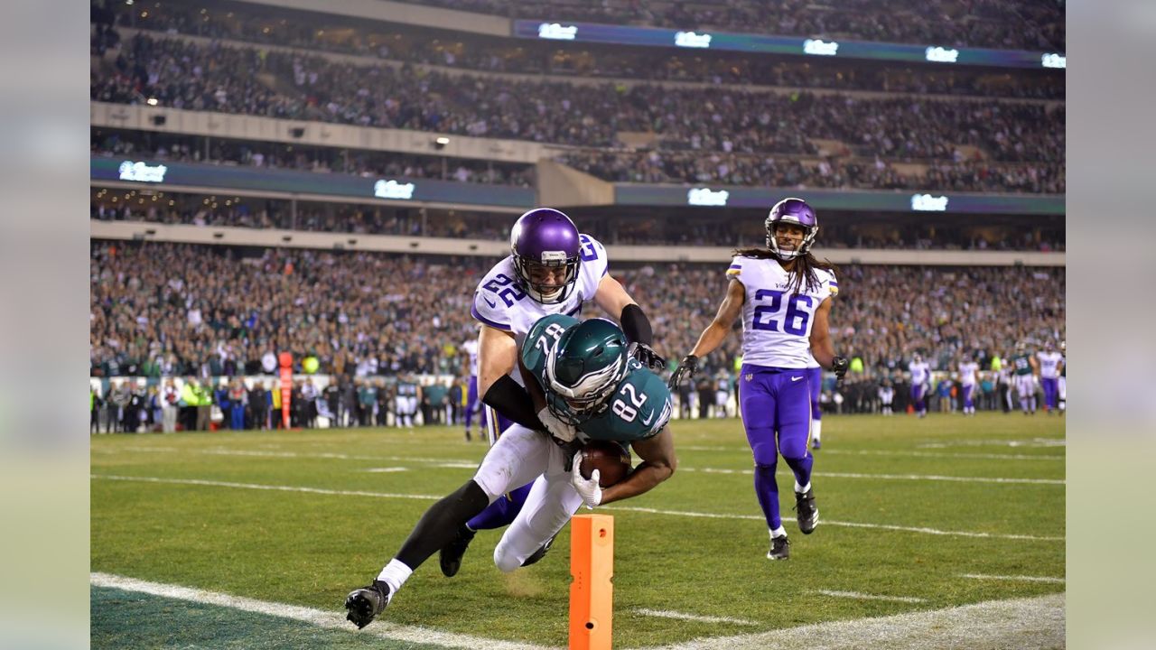 Tailgating Eagles fans predict a blowout for the Birds as they