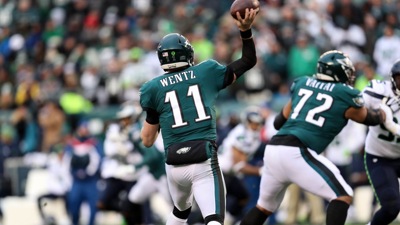 Seahawks' D.K. Metcalf votes Eagles should bench Carson Wentz, start Jalen  Hurts