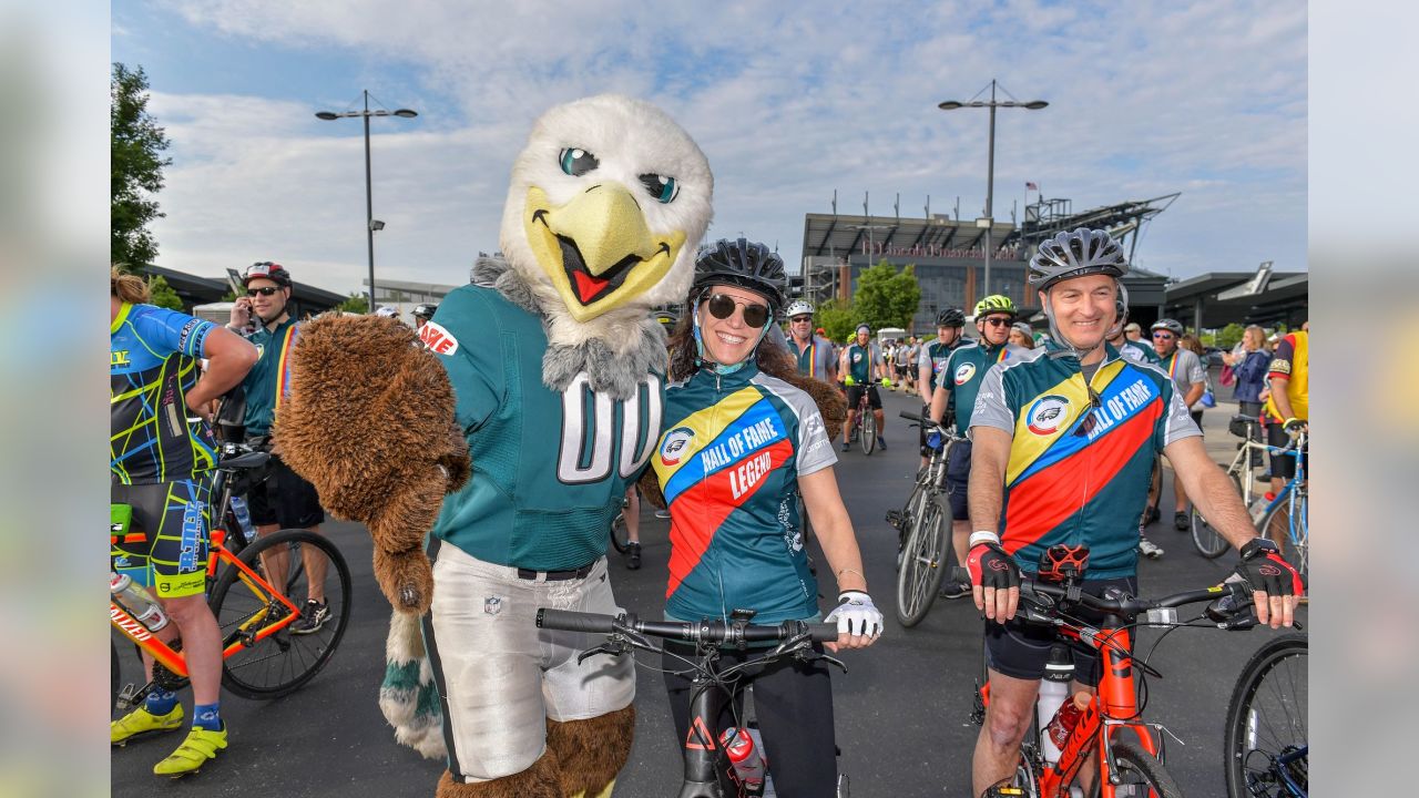 Philadelphia Eagles open room inside stadium to help kids with autism cope  with sensory overload 