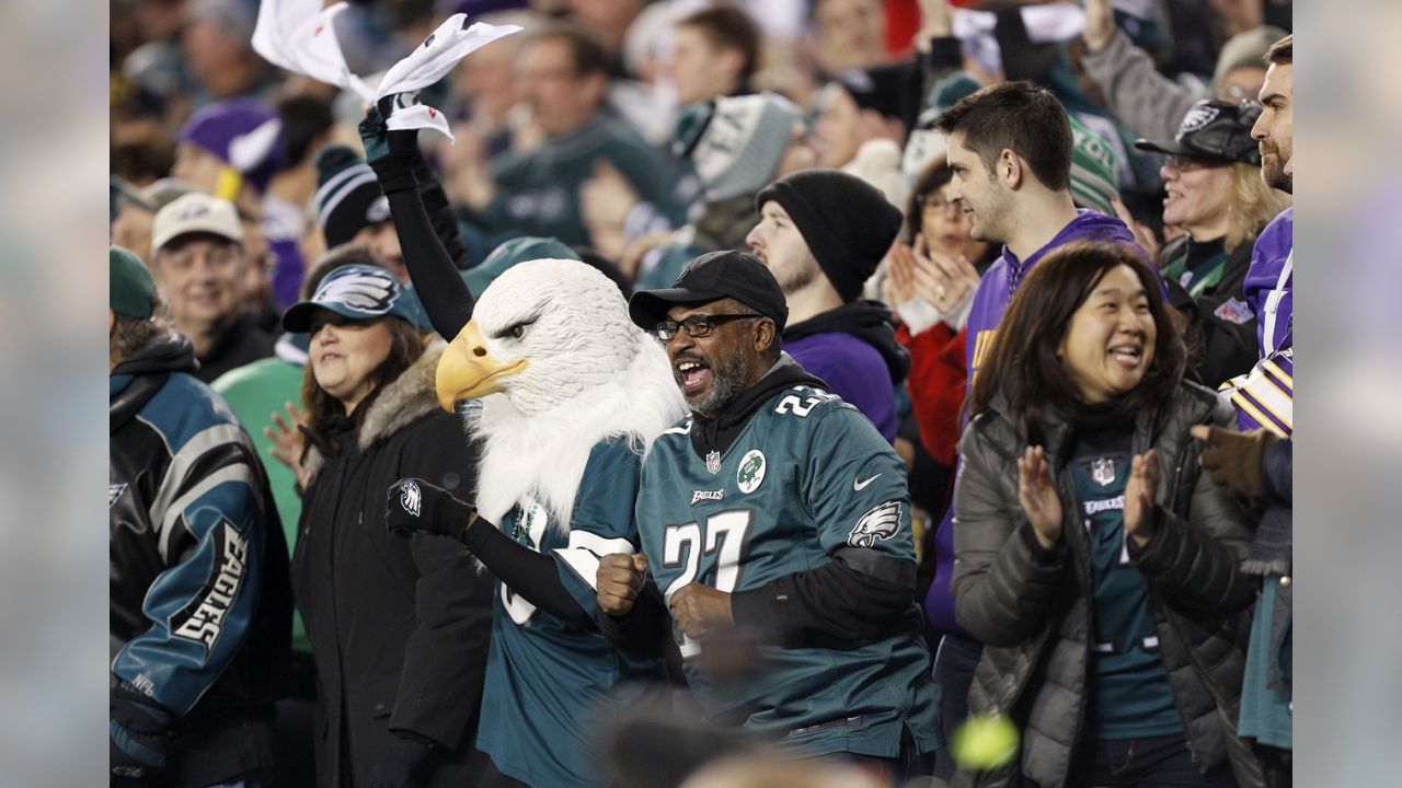 Tailgating Eagles fans predict a blowout for the Birds as they face off  against the Giants