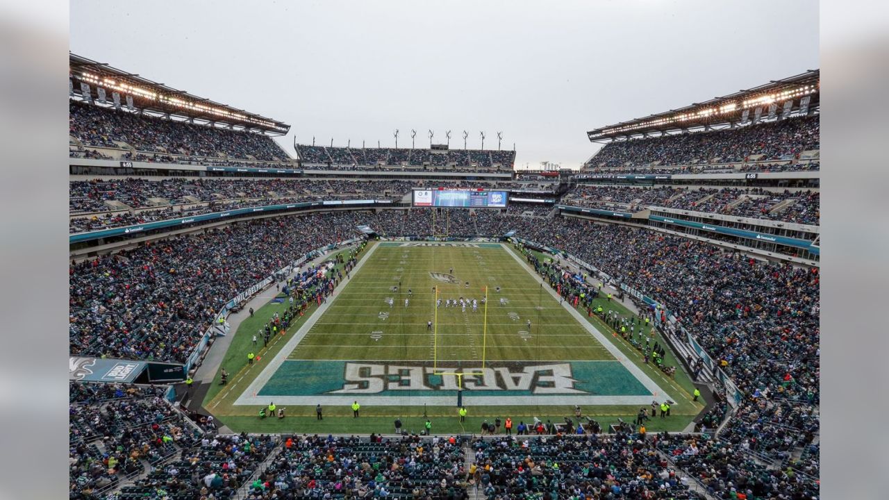 October 23, 2017: Philadelphia Eagles running back LeGarrette Blount (29)  looks on during warm-ups prior to the NFL game between the Washington  Redskins and the Philadelphia Eagles at Lincoln Financial Field in