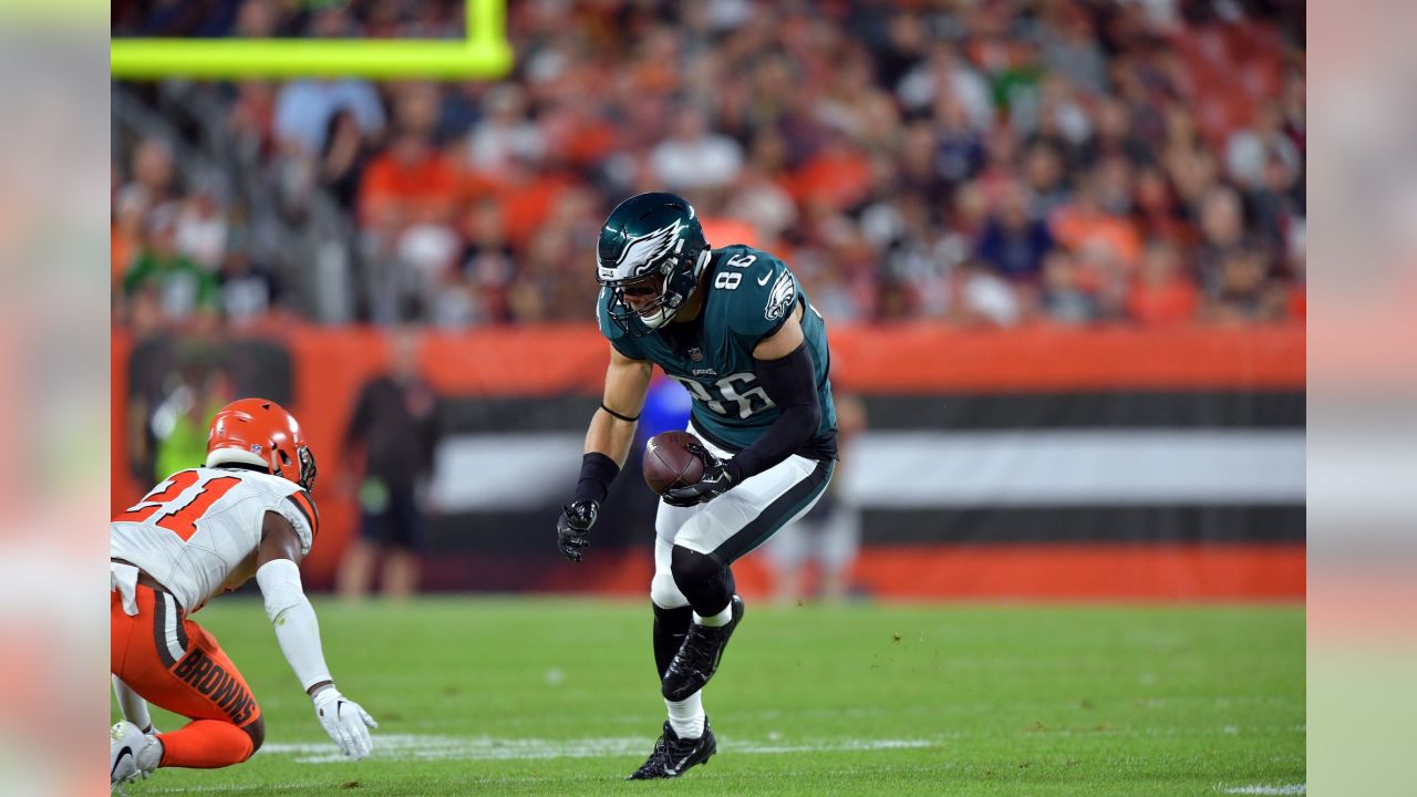 Philadelphia Eagles Trail Cleveland Browns 8-3 at Halftime as Offenses  Struggle - Sports Illustrated Philadelphia Eagles News, Analysis and More