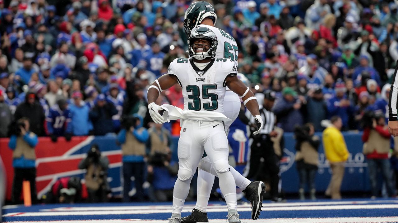The Game Story: Eagles trample the Bills, 31-13 