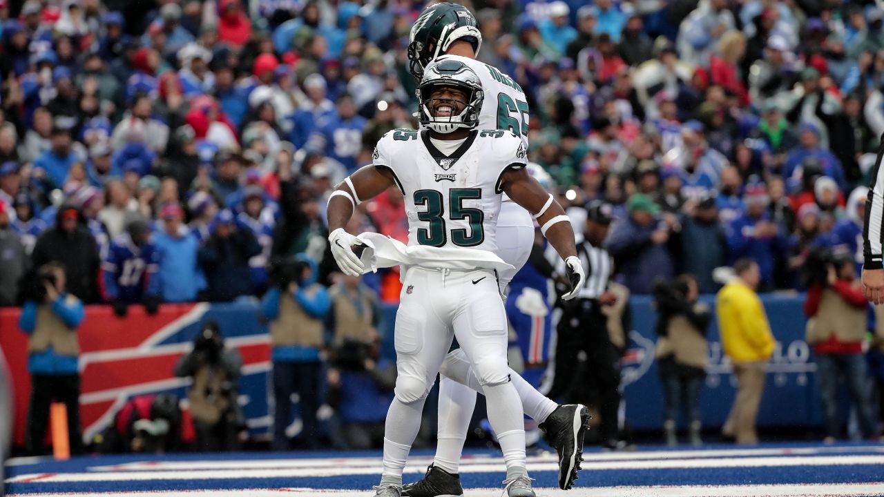 Eagles run over Bills in win