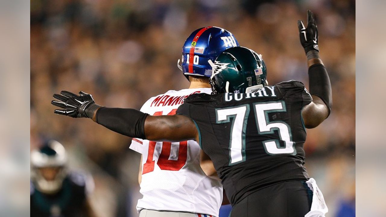 Philadelphia Eagles defensive end Vinny Curry (75) celebrates with