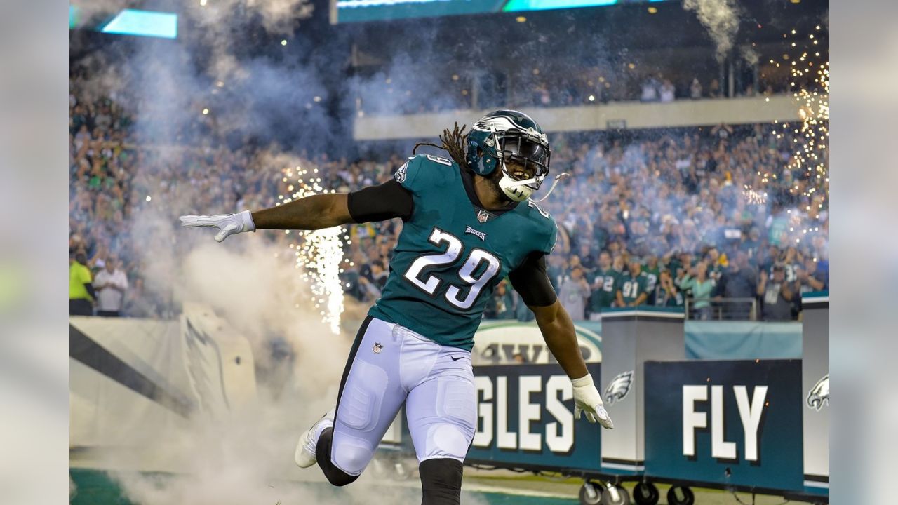 Philadelphia Eagles kicker David Akers gives his customary bow to the goal  posts after making the point after attempt after Philadelphia's first  touchdown during first quarter play in Philadelphia at Lincoln Financial