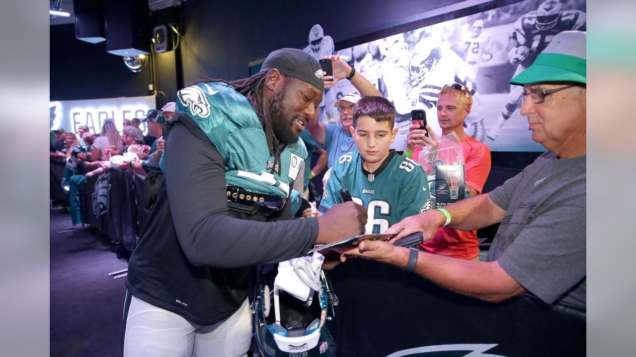 LeGarrette Blount, Eagles sign contract - Bleeding Green Nation