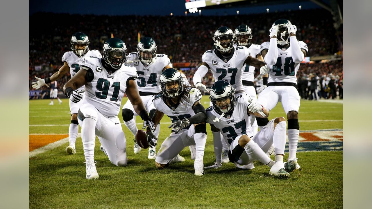 Philadelphia Eagles survive late field-goal attempt to eliminate Chicago  Bears, 16-15 