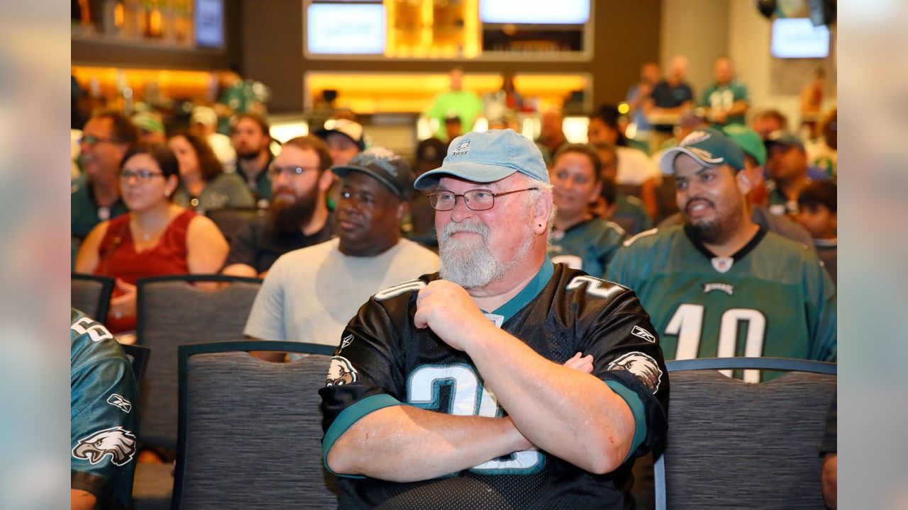 Silver Linings Playbook: Philadelphia Eagles – T-Shirts On Screen