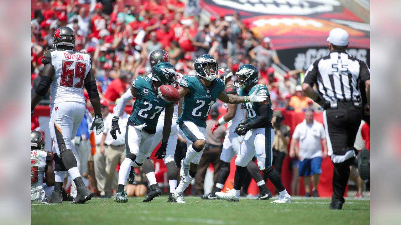 Philadelphia Eagles Never Trail in Convincing Win vs. Tampa Bay Buccaneers,  Move to 3-0 - Sports Illustrated Philadelphia Eagles News, Analysis and More