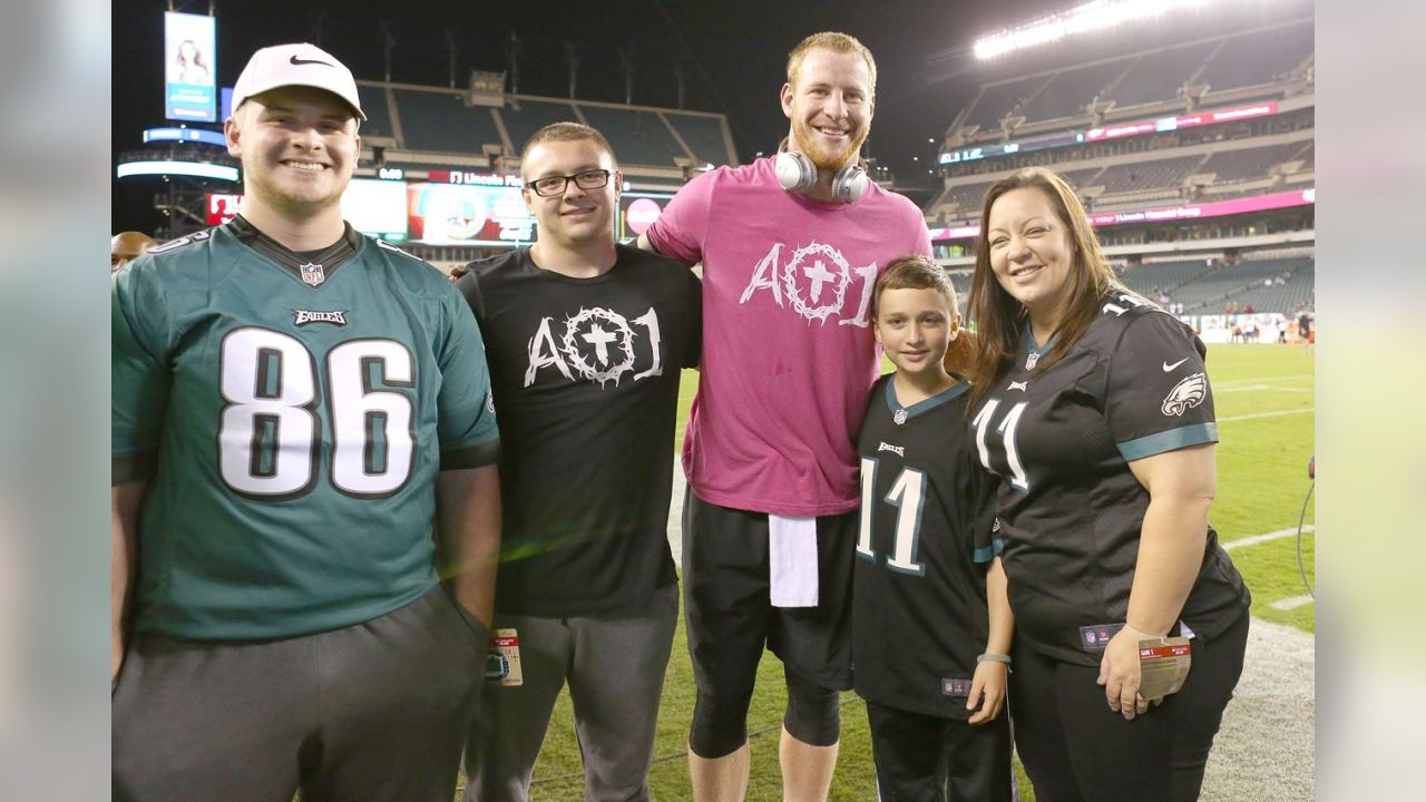 David Akers Signs Ceremonial Contract To Retire An Eagle