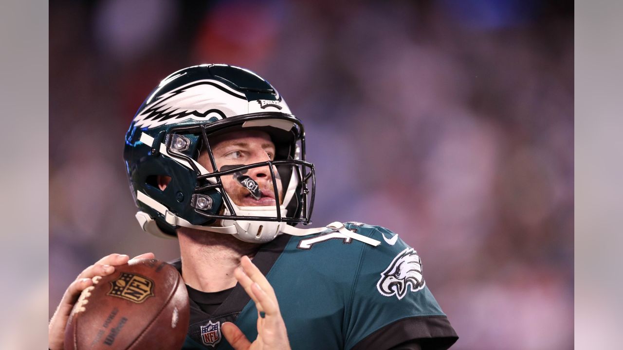 How is Eagles' Carson Wentz similar to Giants' Eli Manning? 