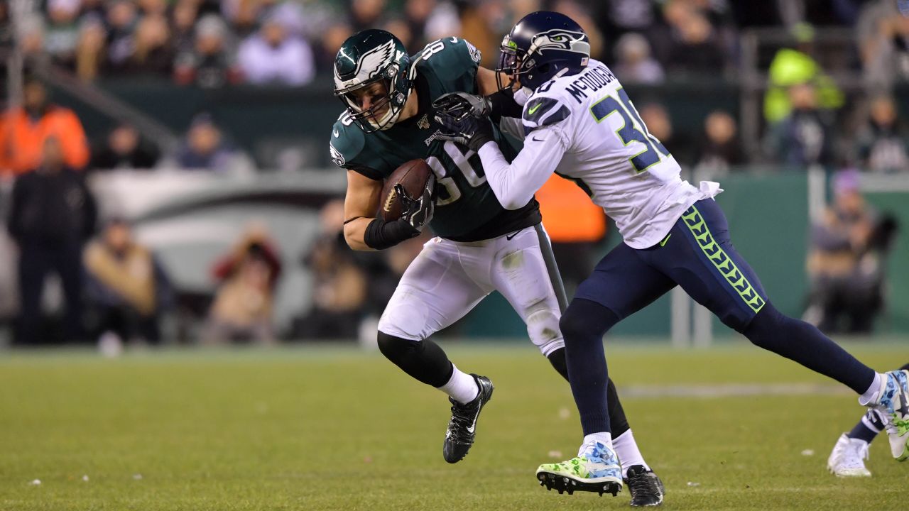 Game Recap: Carson Wentz exits due to head injury as Eagles fall to Seahawks  17-9 in season-ending loss