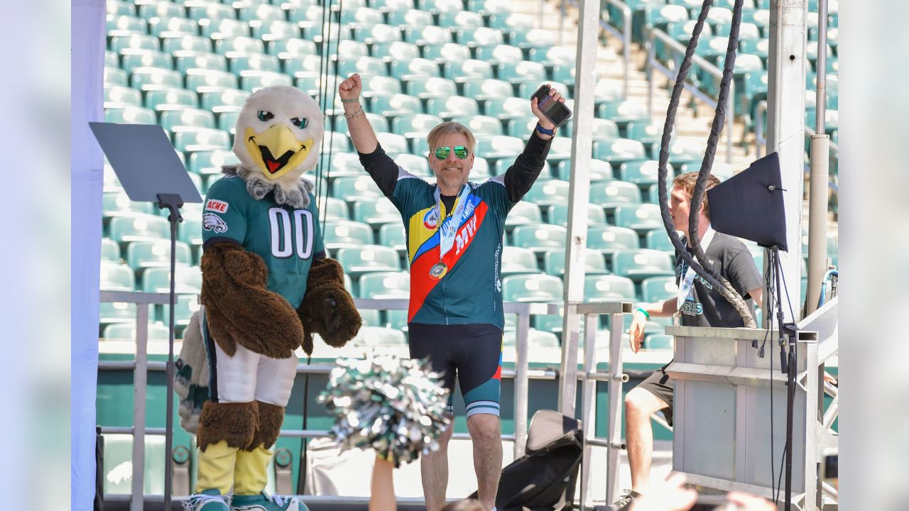 Eagles build room in Linc for fans with sensory needs - WHYY