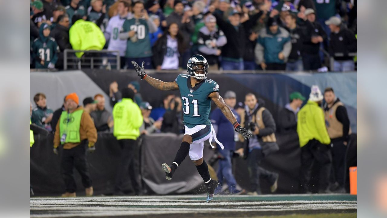 Jalen Mills Signed 8×10 Photo – Eagles Super Bowl LII Confetti