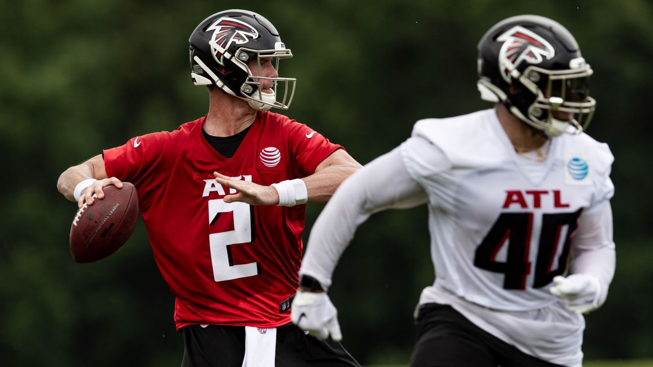 Falcons' Kyle Pitts breezed through first minicamp practice