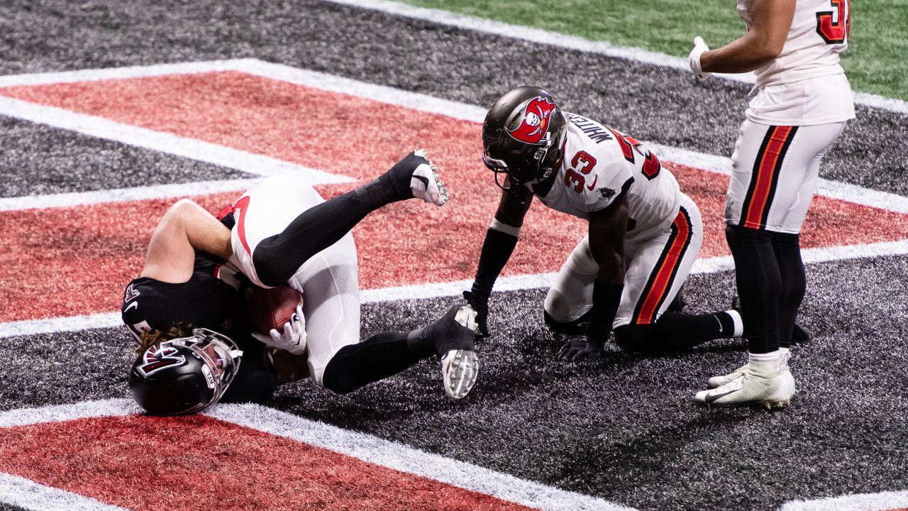 Bucs' comeback falls short in 34-29 loss at Atlanta