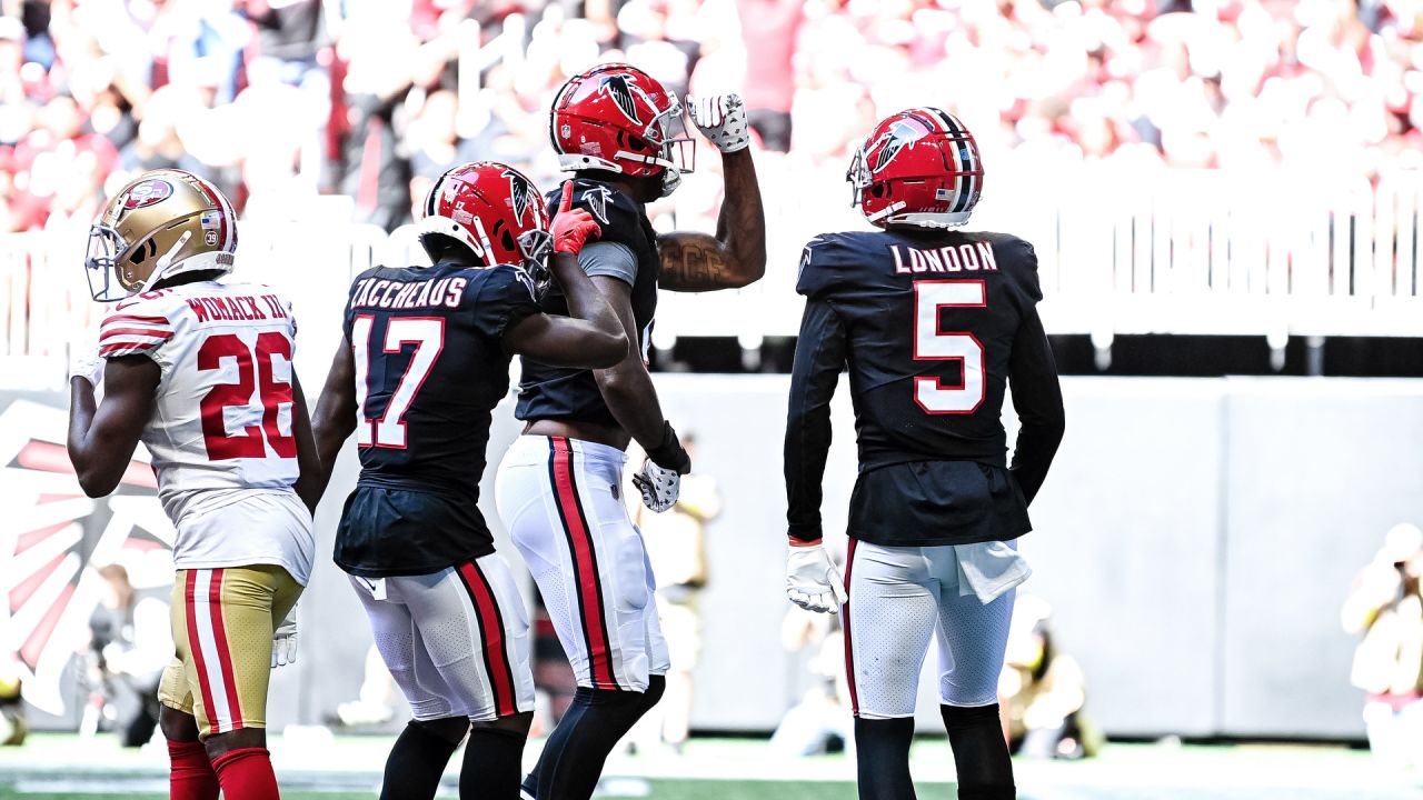 Atlanta Falcons linebacker Quinton Bell (56) works during the first half of  an NFL football game against the San Francisco 49ers, Sunday, Oct. 16,  2022, in Atlanta. The Atlanta Falcons won 28-14. (