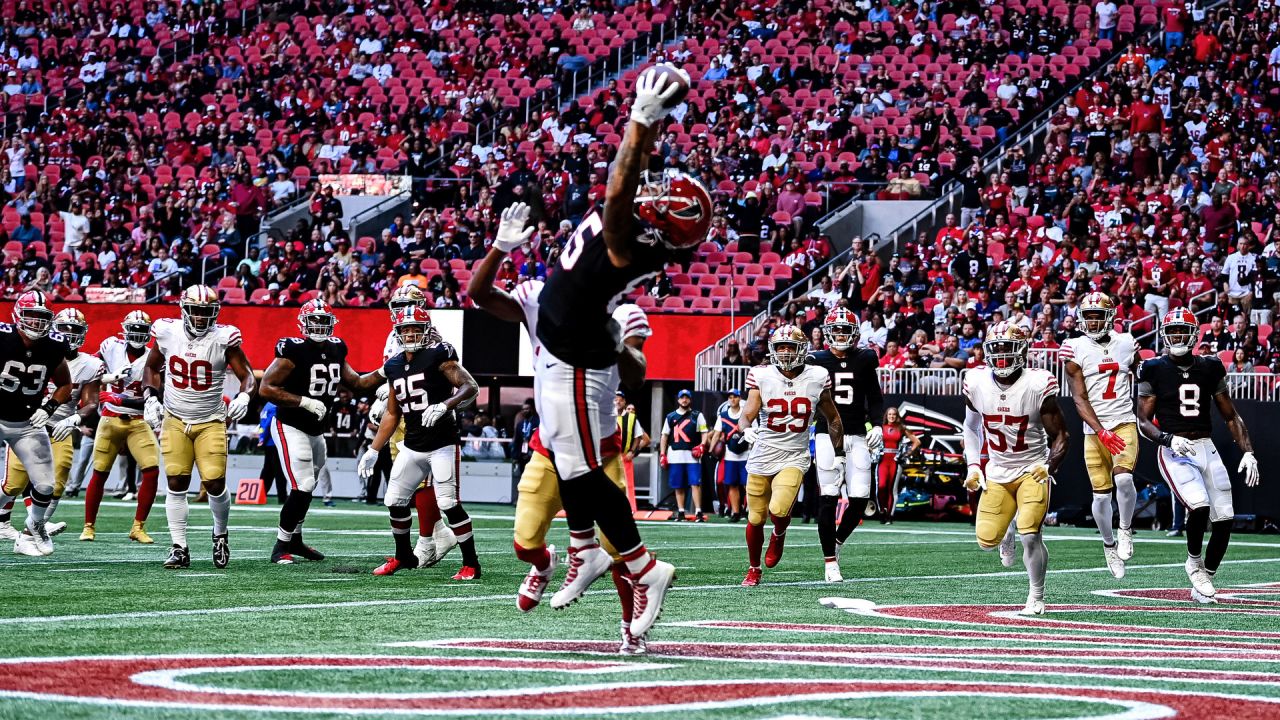 Atlanta Falcons running back Caleb Huntley (42) runs against the San  Francisco 49ers during the first half of an NFL football game, Sunday, Oct.  16, 2022, in Atlanta. (AP Photo/John Bazemore Stock