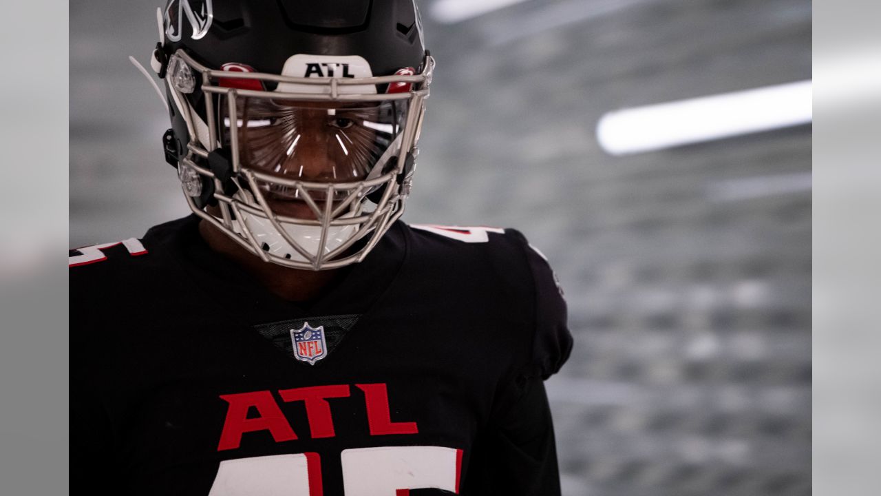 Behind-the-Scenes: Falcons Throwback Jersey Shoot