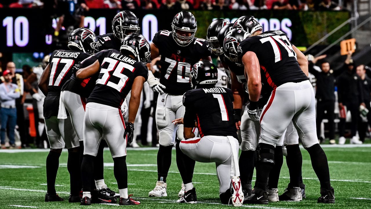 Falcons hang on in Tampa to go to 10-1