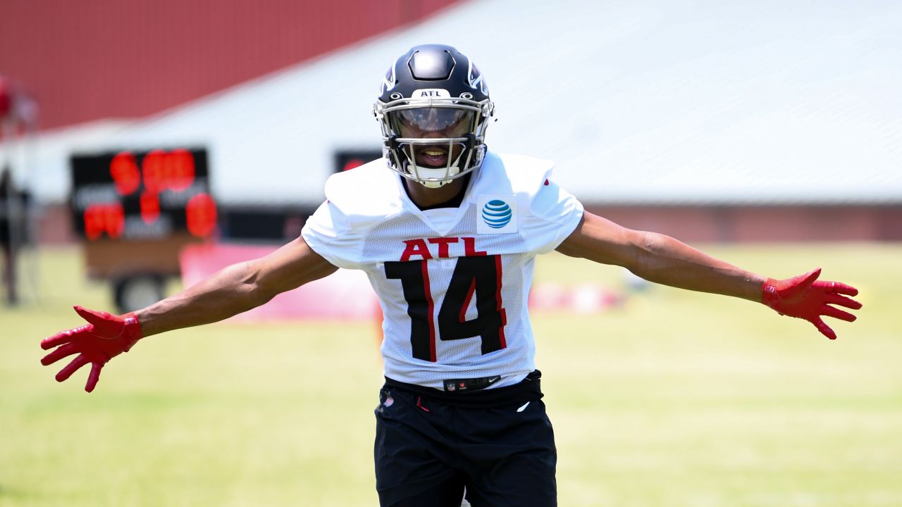 Bijan Robinson New Rookie Falcons Bobblehead Released by FOCO - Sports  Illustrated Atlanta Falcons News, Analysis and More