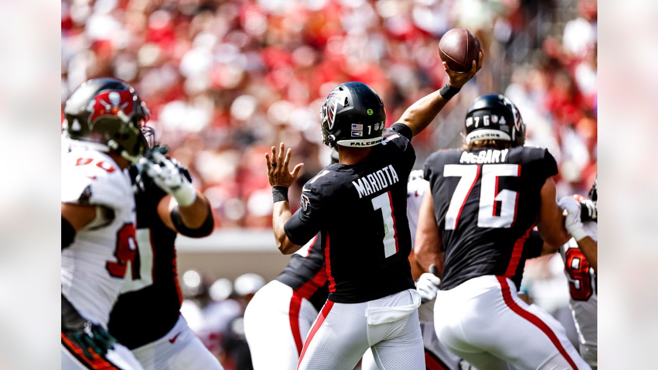 Atlanta Falcons vs. Tampa Bay Buccaneers. Fans support on NFL Game.  Silhouette of supporters, big screen with two rivals in background Stock  Photo - Alamy