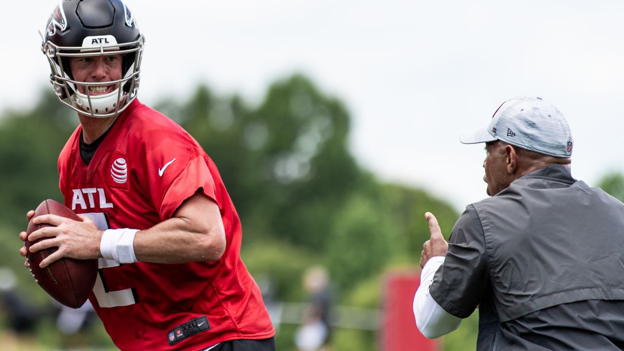 Falcons' Kyle Pitts breezed through first minicamp practice