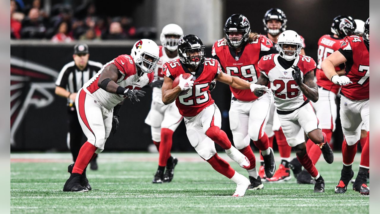 Atlanta Falcons Snap Winless Drought vs. Arizona Cardinals in New Year's  Day Victory - Sports Illustrated Atlanta Falcons News, Analysis and More