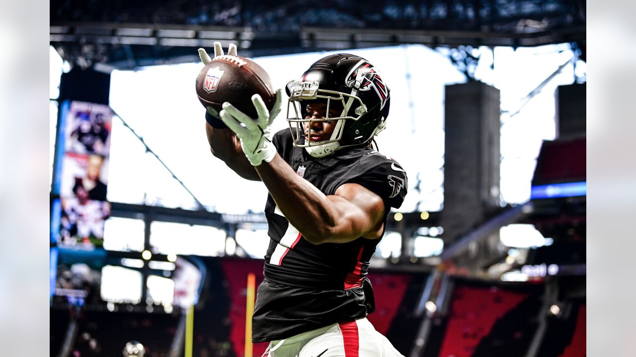 Cincinnati Bengals wide receiver Tee Higgins (85) plays during an NFL  football game against the Atlanta Falcons, Sunday, Oct. 23, 2022, in  Cincinnati. (AP Photo/Jeff Dean Stock Photo - Alamy