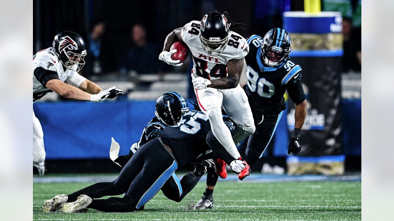 Atlanta Falcons running back Cordarrelle Patterson (84) runs the