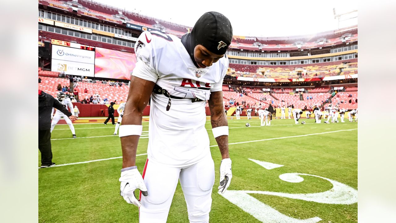 Atlanta Falcons cornerback Mike Ford (28) runs during an NFL football game  against the Washington Commanders, Sunday, November 27, 2022 in Landover.  (AP Photo/Daniel Kucin Jr Stock Photo - Alamy