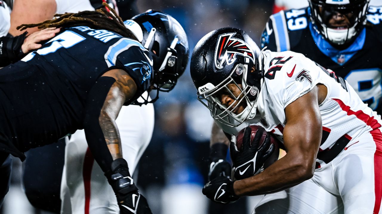 CHARLOTTE, NC - NOVEMBER 10: Atlanta Falcons running back Cordarrelle  Patterson (84) during an NFL football game between the Atlanta Falcons and  the Carolina Panthers on November 10, 2022, at Bank of