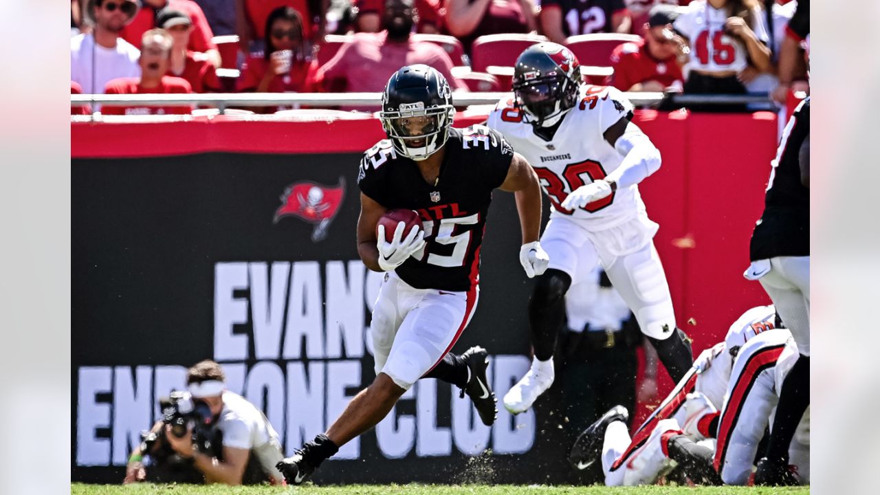 Falcons' Jarrett hopes to win ring that eluded his dad