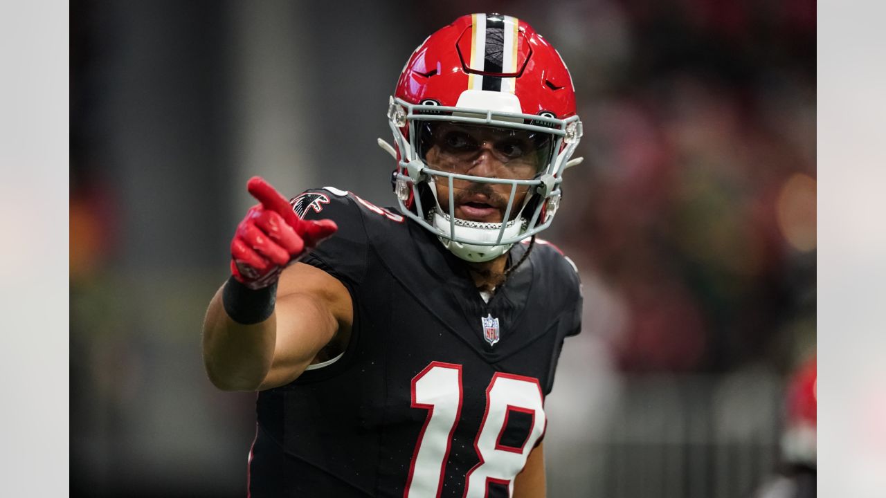 Atlanta Falcons quarterback Matt Ryan (2) waves to the crowd after  defeating the Green Bay Packers 44-21 to win the NFC Championship game at  the Georgia Dome on January 22, 2017 in