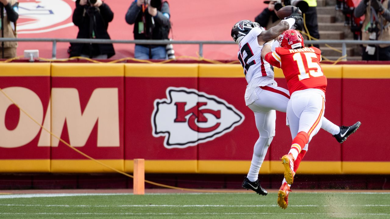 KC Chiefs beat Atlanta Falcons 17-14, nab No. 1 playoff seed